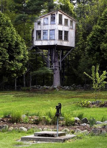 Yazar Peter Lewis, skoya Bridgeton&#8217;da istedii zaman dnyadan kaabilmek iin bu aa evi yapt.