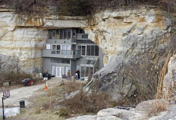 Curt ve Deborah Sleeper ifti 2009&#8217;da yaptklar bu maara evlerini dnyaya duyurabilmek ve finanse edebilmek iin eBay&#8217;de sata karmlard.