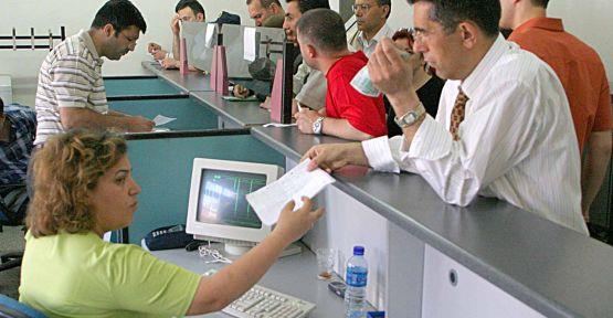 PTT'lerde gielerde alan ve para giri knda grev yapan personele 70 lira.