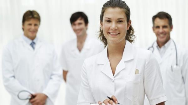 Salk Bakanl ve bal kurulularda alan personelin dner sermaye tavan katsaylar artrlacak ve 200 liraya varan ek deme yaplacak.