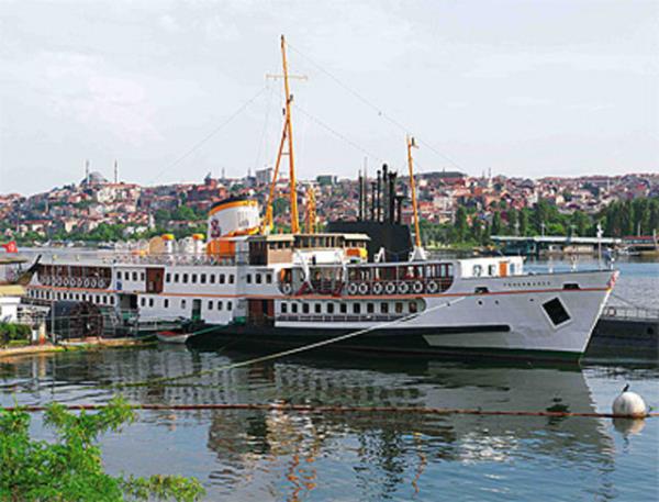 Bu mzede ok fazla nostaljik obje olmas sebebiyle deiik fotoraflar elde edilmektedir. Otomobil, tren veya uak merakllar iin de gzel dn fotoraflar ekilebilir.