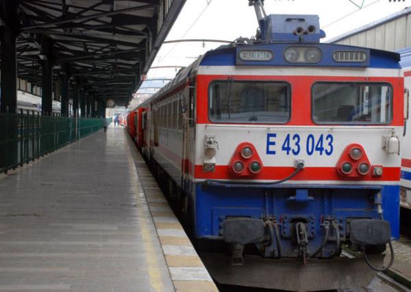 Tarihi treniyle, tren yoluyla ve tarihi gar binasyla fotoraf ekimlerinizi gzelletirebilirsiniz.