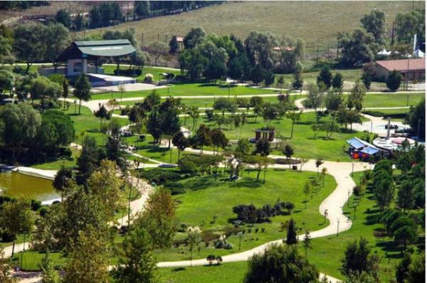 ehrin iine gelip trafikte kalmaktan korkuyorsanz, o zaman bu blgenin en iyi fotoraf mekanlarndan biridir.