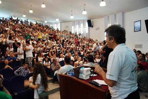 En eski �niversite geleneklerinden biri olan M�lkiye �nek Bayram� yine renkli g�r�nt�lerle doyas�ya kutland�.