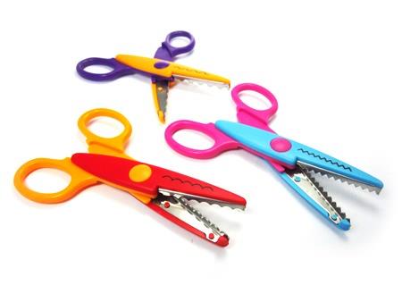 Makaslarnz kreldiyse , alimnyum folyoyu 4 5 kat yapp makasla keserseniz , bileyebilirsiniz.