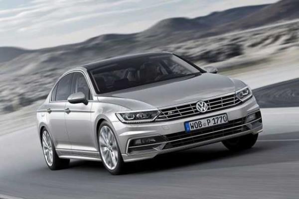 <p>VOLKSWAGEN PASSAT </p>  <p>Gl versiyona sahip olan Passat, yeni sezona merhaba diyor. </p>