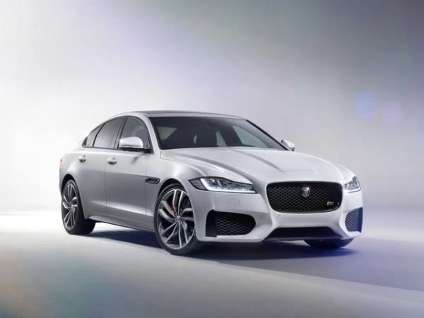 <p>JAGUAR XF </p>  <p>Yuvarlak bombeli hatlaryla st segment XF modeli ikinci kuayla piyasaya kmaya hazrlanyor. </p>