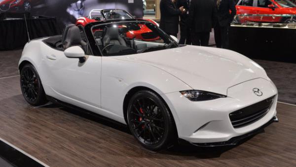 <p>MAZDA MX5 </p>  <p>Mazda'nn en ok satan roadster modeli yenilenen hatlaryla yeni sezonda merakls iin geliyor. </p>