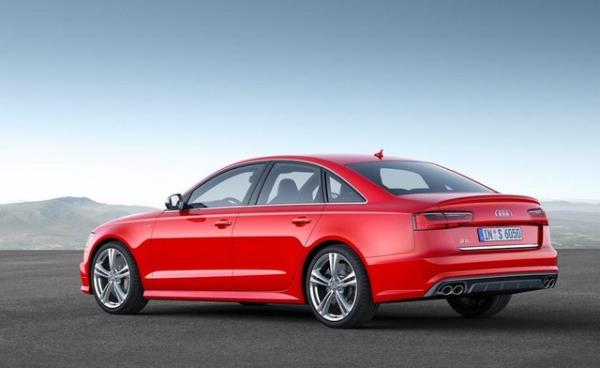 <p>AUDI A4 </p>  <p>Audi'nin en sevilen modeli A4'n beinci kuanda performans %25 artarken aracn uzunluu da 21mm artt. </p>