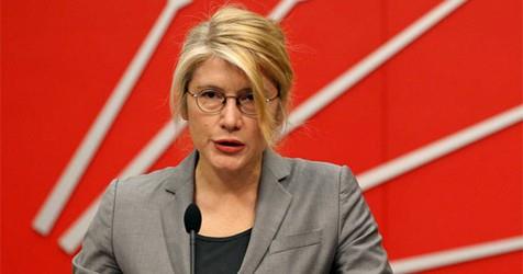 Anadolu Partisi Genel Bakan Emine lker Tarhan<br>    Ankara niversitesi Hukuk Fakltesi