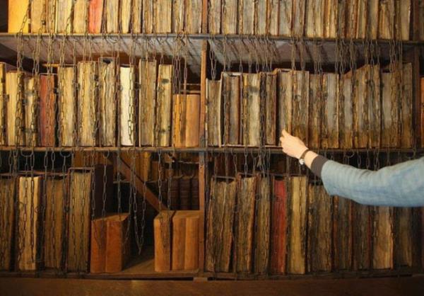 Ktphane her yl ayn dnemlerde sadece temizlik amal olarak kaplarn ayor.