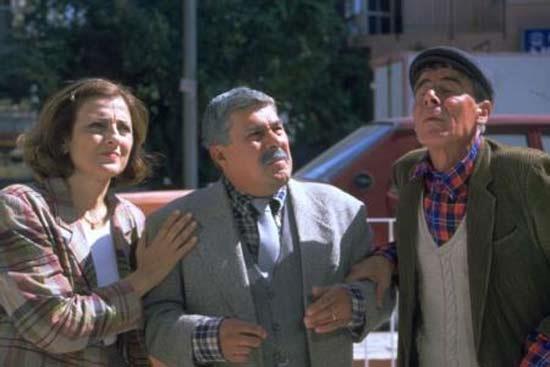 GLER KTEN   <br>  Doktor Trkan' oynayan Gler kten,efsane diziden sonra bir ok dizi ve sinema filmde rol ald.