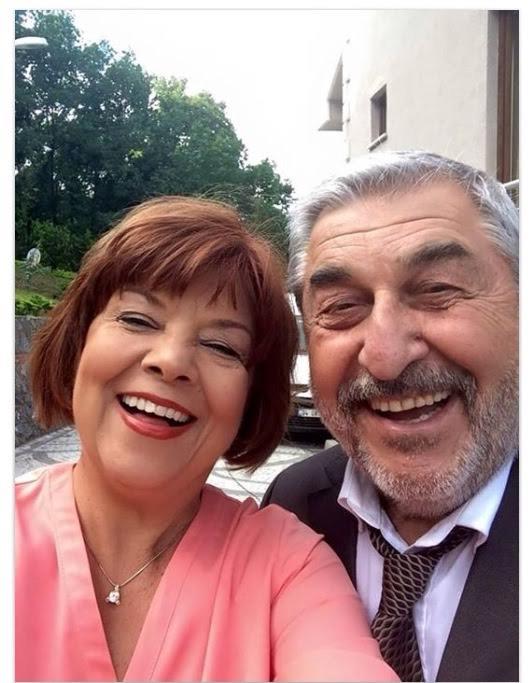 Aye Kk &#8220;Dostluumuz 25 yl nce Bizimkiler&#8217;in setinde balad, 8 yl nce &#8216;Talih Kuu&#8217; adl dizide rol almtk, imdi ise &#8216;Ne Mnasebet&#8217; adl dizide kar-kocay oynuyoruz&#8221; dedi.