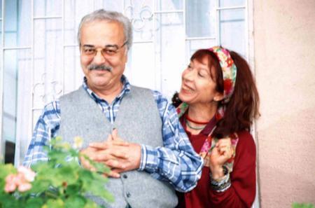 MEHMET AKAN   <br>  Huysuz ve cimri apartman yneticisi Sabri bey yani Mehmet Akan 2006 ylnda aramzdan ayrld.
