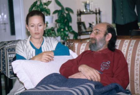 UURTAN SAYINER   <br>  Dizinin en renkli karakterlerden biri olan ve srekli pencereden " Benim adm Cemil" diye baran Uurtan Sayner u anda zor durumda. Dizi bittikten sonra i bulamayan ve ailesi tarafndan terk edilen Sayner, hala bir otel odasnda zor artlar altnda yaamn srdryor.