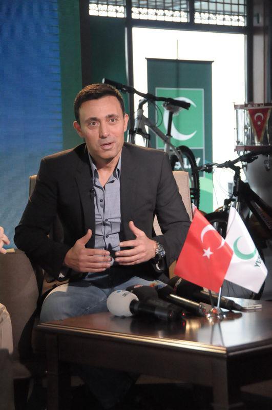 <p><b>Mustafa Sandal</b></p>      <p>Dalca'da yrekler yand canlarmz gitti! Bitsin artk bu terr o gencecik yreklerin can yanmasn.Huzur istiyoruz! Allah rahmet eylesin</p>