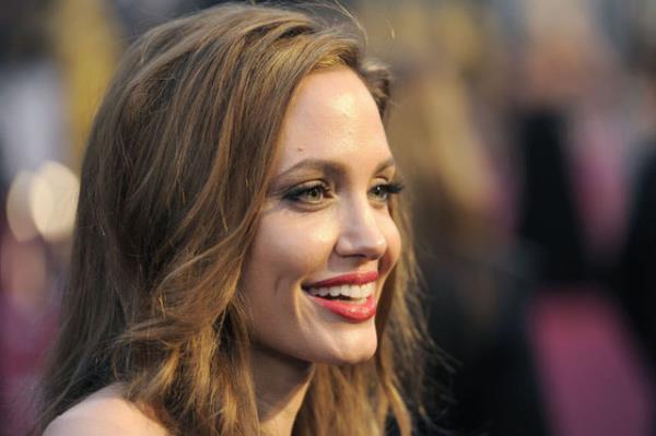 Alnn sa ya da sol tarafnda bulunmas ise odaklanma, zorlama yetenei ve enerji sahibi olmaya iaret eder.