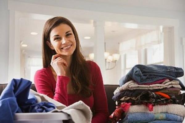 Divan yelerinden Kad'nn grevleri nelerdir? Yemek yapmak, bulak ykamak, evi sprmek, ocuk dourmaktr. (Cemal orta 1. snf)