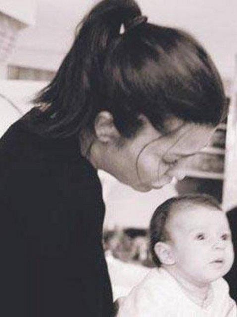 Deniz Akkaya ve Efe nbilgin'in kz Aye.