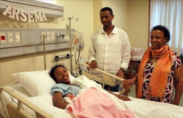 Milli atlet Elvan Abeylegesse, bir kz ocuk dnyaya getirdi. Elvan Abeylegesse-Semeneh Debelie ifti, 3 kilo 190 gram arlnda dnyaya gelen ocuklarna, gl, gzel, melek anlamna gelen "Arsema" ismini verdi.