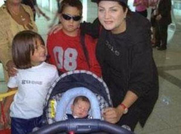 kinci evliliinden de olu Emir oldu.