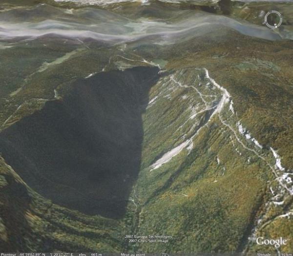 Yolun en gzel blmnn ise fotoraftan da grlebilen St. Jean-en-Royans and Col de la Machine arasndaki ksm olduunu syleyebiliriz.