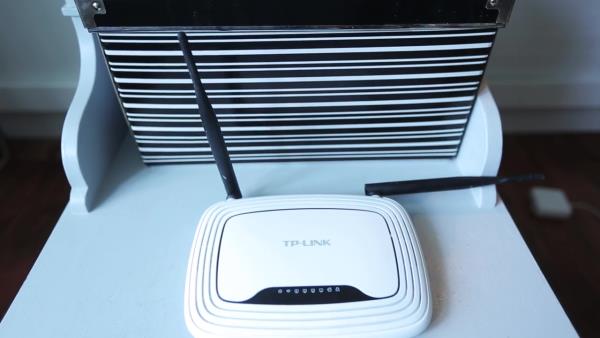 ou modemin iki anteni olur. En iyisi birini yatay, dierini dikey ayarlamanz olur.