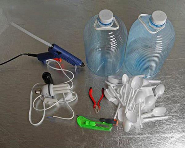 4. Kaklardan bir ka yardmla bu harika lambay yapmak