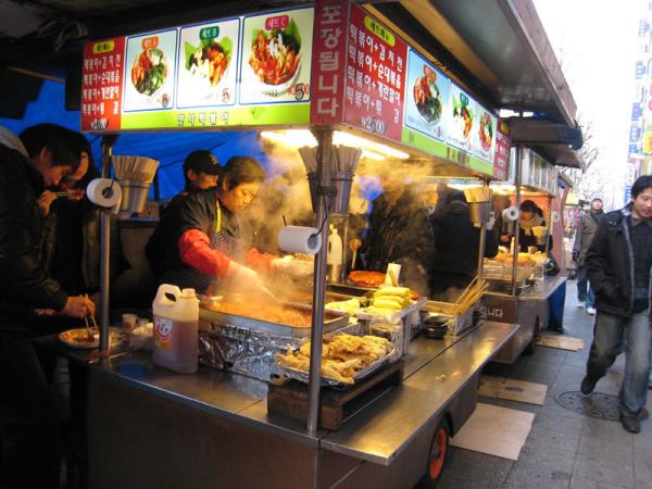 Gney Kore&#8217;de 1 dolara sokak yemei alabilirsiniz.