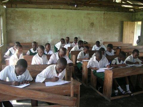 Nijerya&#8217;da 1 dolara 8 kalem alabilirim.