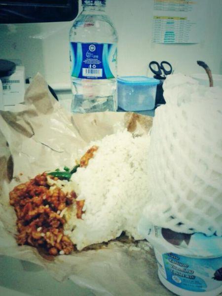 Endonezya'da 1 dolar karlnda bu le yemeini yiyebilirsiniz...