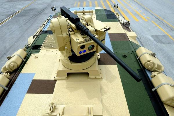 Pars z�rhl� ara�lar�n tamamen T�rk m�hendislerince tasarland���na dikkati �eken S�er, ''Pars bir T�rk markas�d�r. Ara�lar�m�z �zg�n bir T�rk �r�n�d�r. TSK ile di�er dost ve m�ttefik �lkelerin kullan�m� i�in bu ara�lar�m�z� sunuyoruz'' dedi.