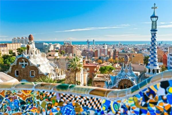 2 - �spanya<br>  �spanya'da i�sizlik oran�n�n y�l�n son �eyre�inde y�zde 21,5, gelecek y�l�n ayn� d�neminde y�zde 19,7 olaca�� tahmin ediliyor