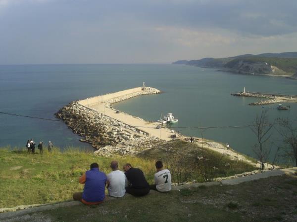 <p><b>KIRKLAREL�</b></p>  <p>  </p>  <p>  1 SEL�UK YILMAZ �N�VERS�TE �N�AAT</p>  <p>  2 H�SN� CUMALI �N�VERS�TE EMEKL� MAL� M��AV�R</p>  <p>  3 OKTAY KAHVE Y�KSEK OKUL EMEKL� MEMUR</p>