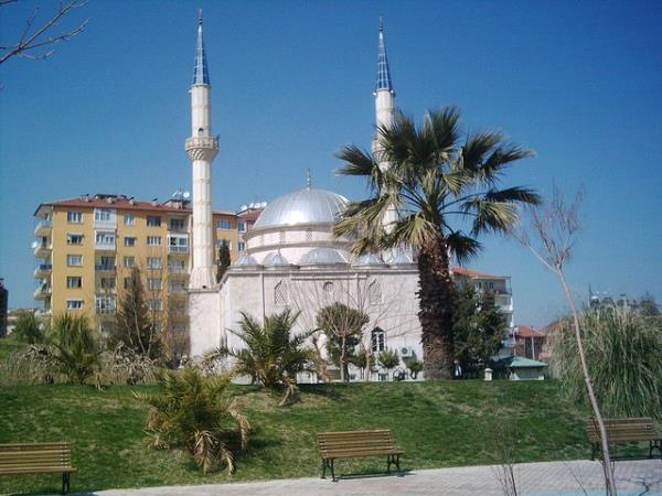 <p><b>DEN�ZL�</b></p>  <p>  </p>  <p>  1 EM�N HALUK AYHAN �N�VERS�TE �KT�SAT�I</p>  <p>  2 CAFER B�RT�RK �N�VERS�TE S�GORTACI</p>  <p>  3 MEHMET UZ L�SE D�STR�B�T�R</p>  <p>  4 MUSTAFA �IRAK �N�VERS�TE EMEKL� B�ROKRAT</p>  <p>  5 HAL�L �ZT�RK L�SE Y�N. KUR. B�K.</p>  <p>  6 YURDAHAN �ZHAN �N�VERS�TE AVUKAT</p>  <p>  7 EFE �AH�N L�SE ��ADAMI</p>