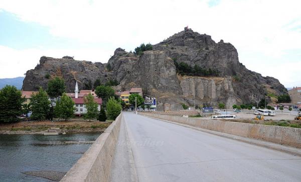 <p><b>�ORUM</b></p>  <p>  </p>  <p>  1 VAH�T DO�AN �N�VERS�TE ��RET�M �YES�</p>  <p>  2 AYB�KE TOP�UBA�I EK�C� �N�VERS�TE AVUKAT</p>  <p>  3 ERCAN DA�DAN �N�VERS�TE AVUKAT</p>  <p>  4 AHMET ANAK L�SE TEKST�LC�</p>