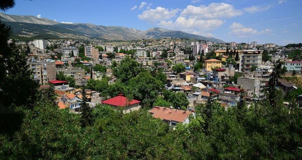 <p><b>KAHRAMANMARA�</b></p>  <p>  </p>  <p>  1 FAHRETT�N O�UZ TOR �N�VERS�TE SSK BA�M�FETT���</p>  <p>  2 SEFER AYCAN �N�VERS�TE TIP DOKTORU</p>  <p>  3 ZEKER�YA �ZT�RK �N�VERS�TE ��ADAMI</p>  <p>  4 �ULE ARIKAN �N�VERS�TE SERBEST</p>  <p>  5 MUSTAFA BASTIRMACI L�SE ��ADAMI</p>  <p>  6 NESL�HAN KOCA NERG�Z �N�VERS�TE AVUKAT</p>  <p>  7 MUSTAFA B�L�KBA�I �N�VERS�TE ��RETMEN</p>  <p>  8 AY�E ARAS �N�VERS�TE AVUKAT</p>