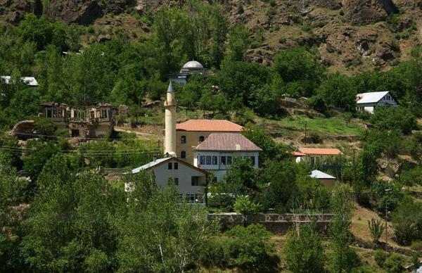 <p><b>G�M��HANE</b></p>  <p>  </p>  <p>  1 MUSTAFA CANLI �N�VERS�TE ELEKTRON�K M�HEND�S�</p>  <p>  2 KAM�L KILI� L�SE SERBEST</p>