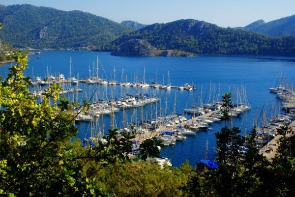 <p><b>MU�LA</b></p>  <p>  </p>  <p>  1 MEHMET ERDO�AN �N�VERS�TE M�LK� �DARE AM�R�</p>  <p>  2 ASIM BA�ARAN L�SE TUR�ZMC�</p>  <p>  3 HACI �EL�K �N�VERS�TE TIP DOKTORU</p>  <p>  4 NUR� �ZT�RK �N�VERS�TE ECZACI</p>  <p>  5 NAZM� EY�B�L�R �N�VERS�TE ��LETMEC�</p>  <p>  6 U�UR SAL�H ERO�LU �N�VERS�TE VETER�NER HEK�M</p>