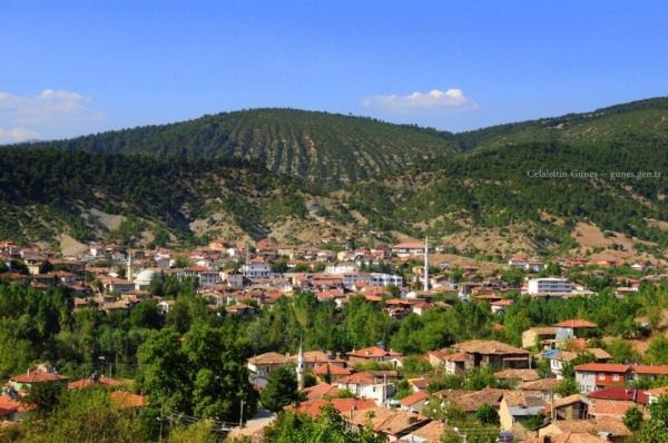 <p><b>SAKARYA</b></p>  <p>  </p>  <p>  1 Z�HN� A�BA L�SE ESNAF</p>  <p>  2 AL� RIZA ACART�RK �N�VERS�TE AVUKAT</p>  <p>  3 �SMA�L KAM�L DO�ANCI �N�VERS�TE �N�AAT M�HEND�S�</p>  <p>  4 AHMET PEHL�VAN Y�KSEK OKUL ��RETMEN</p>  <p>  5 MEL�K�AH BUDAK �N�VERS�TE ��ADAMI</p>  <p>  6 MET�N G�NE� Y�KSEK OKUL KAL�TE M�D�R�</p>  <p>  7 T�RKER ERG�L L�SE ��RKET Y�NET�C�S�</p>