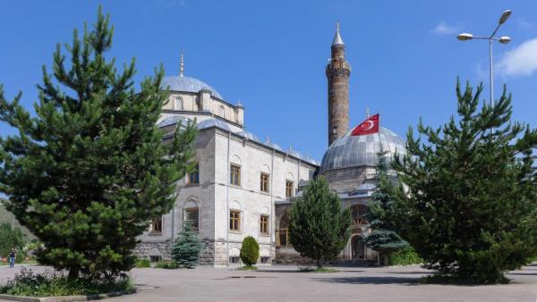 <p><b>KARS</b></p>  <p>  </p>  <p>  1 ERKAN KO�AL� L�SE TUR�ZMC�</p>  <p>  2 TUNCAY AYDIN Y�KSEK OKUL ��ADAMI</p>  <p>  3 MURAT SA�LAM �N�VERS�TE E��T�MC� / ��ADAMI</p>