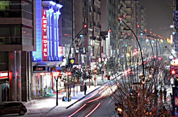 <p><b>ELAZI�</b></p>  <p>  </p>  <p>  1 YAVUZ TEM�ZER �N�VERS�TE M�TEAHH�T</p>  <p>  2 MESUT AKSAN �N�VERS�TE E��T�MC�</p>  <p>  3 MEHMET KARACA �N�VERS�TE Z�RAAT Y�K. M�H.</p>  <p>  4 BEDR� BORA ERTEM �N�VERS�TE Z�RAAT M�H.</p>