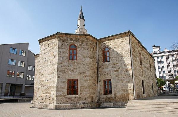 <p><b>BOLU</b></p>  <p>  </p>  <p>  1 ��KR� G�LEZ</p>  <p>  2 M�HR�BAN YERL�KAYA</p>  <p>  3 MET�N APAYDIN �N�VERS�TE KUYUMCU</p>