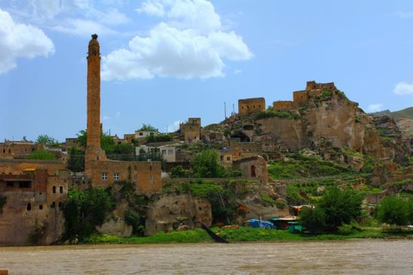 <p><b>MARD�N</b></p>  <p>  </p>  <p>  1 BEHL�L MURAT MARAL �LKOKUL ��ADAMI</p>  <p>  2 FEHM� YILMAZ �N�VERS�TE EMEKL� CUMHUR�YET BA�SAVCISI</p>  <p>  3 MUHAMMED Y�ZER L�SE ��LETMEC�</p>  <p>  4 CENG�Z �ET�N�Z �N�VERS�TE �N�AAT M�HEND�S�</p>  <p>  5 FAYSAL BED�R L�SE ��ADAMI</p>  <p>  6 MEHMET SAL�H KARAASLAN ORTAOKUL ��FT��</p>