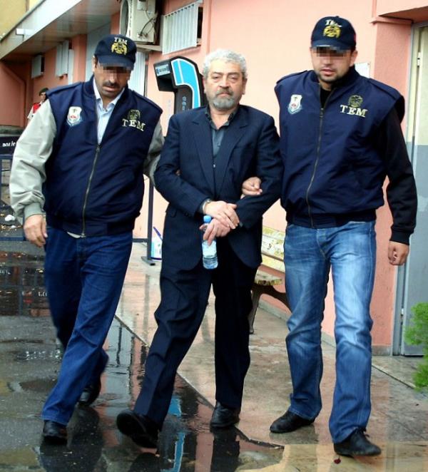 Emcet Olcayto 13 yl 2 hapis cezas ald.