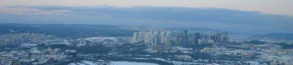 AYAZAA<br>    Yenieri ketudas Ayas Paa'nn burada bir iftlii bulunmaktayd. Bu nedenle blgeye Ayasaa denmi, zamanla da Ayazaa'ya dnmtr.