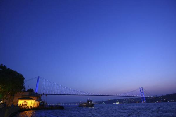 BEYLERBEY  <br>  Mehmet Paa'nn bu semtte bulunan yals blgeye adn vermitir. Mehmet Paa, III. Murat dnemi beylerbeyinden biridir.