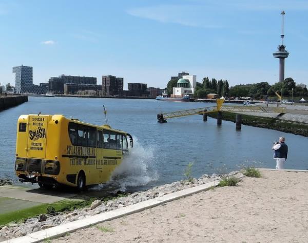 Aracn en dikkat eken zellii ise hem karada, hem denizde gidebilmesi.