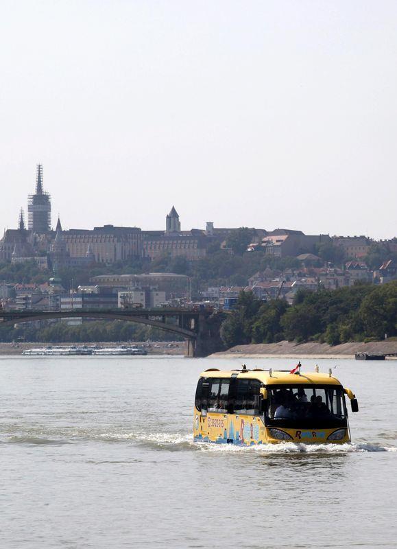 DENZ KORKUSU  <br>  lke topraklarnn ounluu deniz seviyesinin altnda olan Hollandallarn aslnda 'amfibs' yapmalarndaki amalardan birisi de bir gn lkeleri su altnda kalrsa bu aralar ile lkelerinden kamay planlamalar.