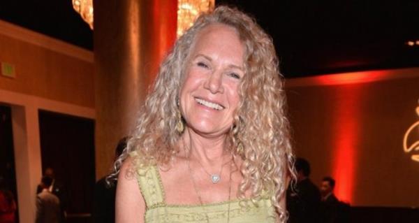 Christy Walton ve ailesi 38 milyar dolar.  Servetinin kayna Wall-Mart.